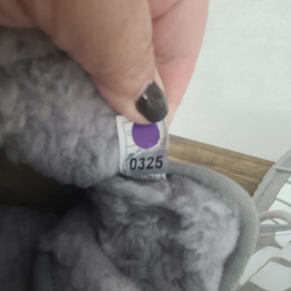 UGG Neumel Chopd chukka Suede boot in  Grey Kids Size 5 - Picture 9 of 14